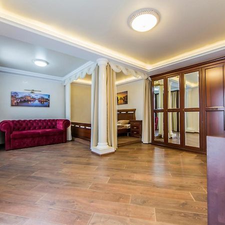 Шикарная Квартира Возле Костёла В Центре Kyiv Exterior foto